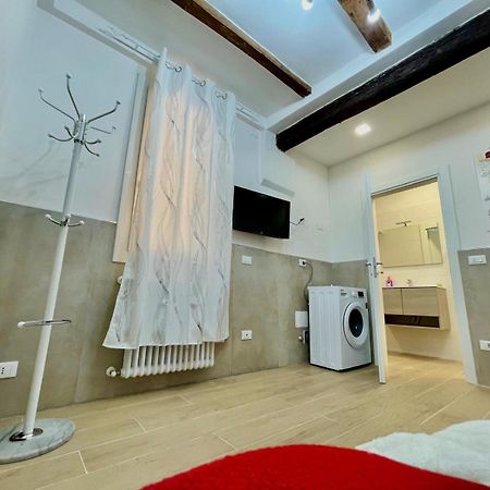 Apartament 50 Tourist House Bologna - Pratello - Self Check-In Zewnętrze zdjęcie