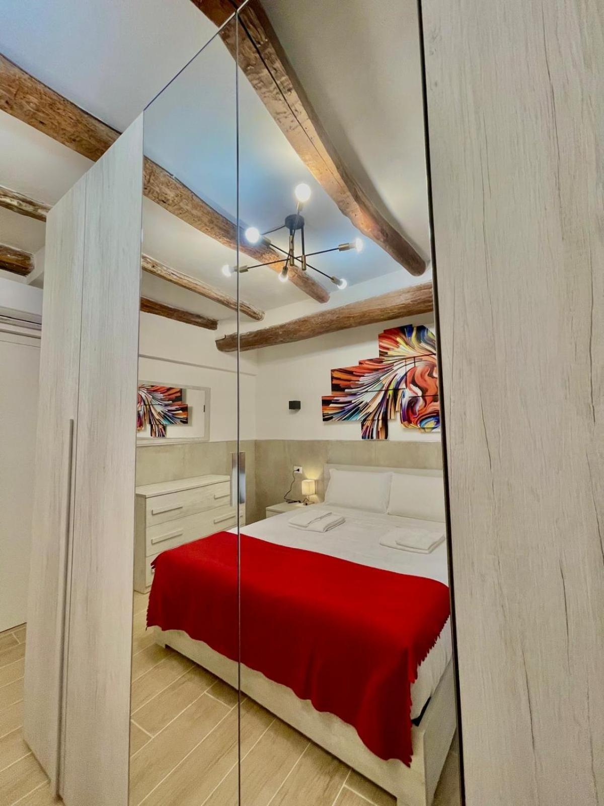 Apartament 50 Tourist House Bologna - Pratello - Self Check-In Zewnętrze zdjęcie